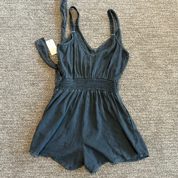 NWT Cloth & Stone Tie-Waist V-Neck Sleeveless Romper Women’s XS Twilight Grey